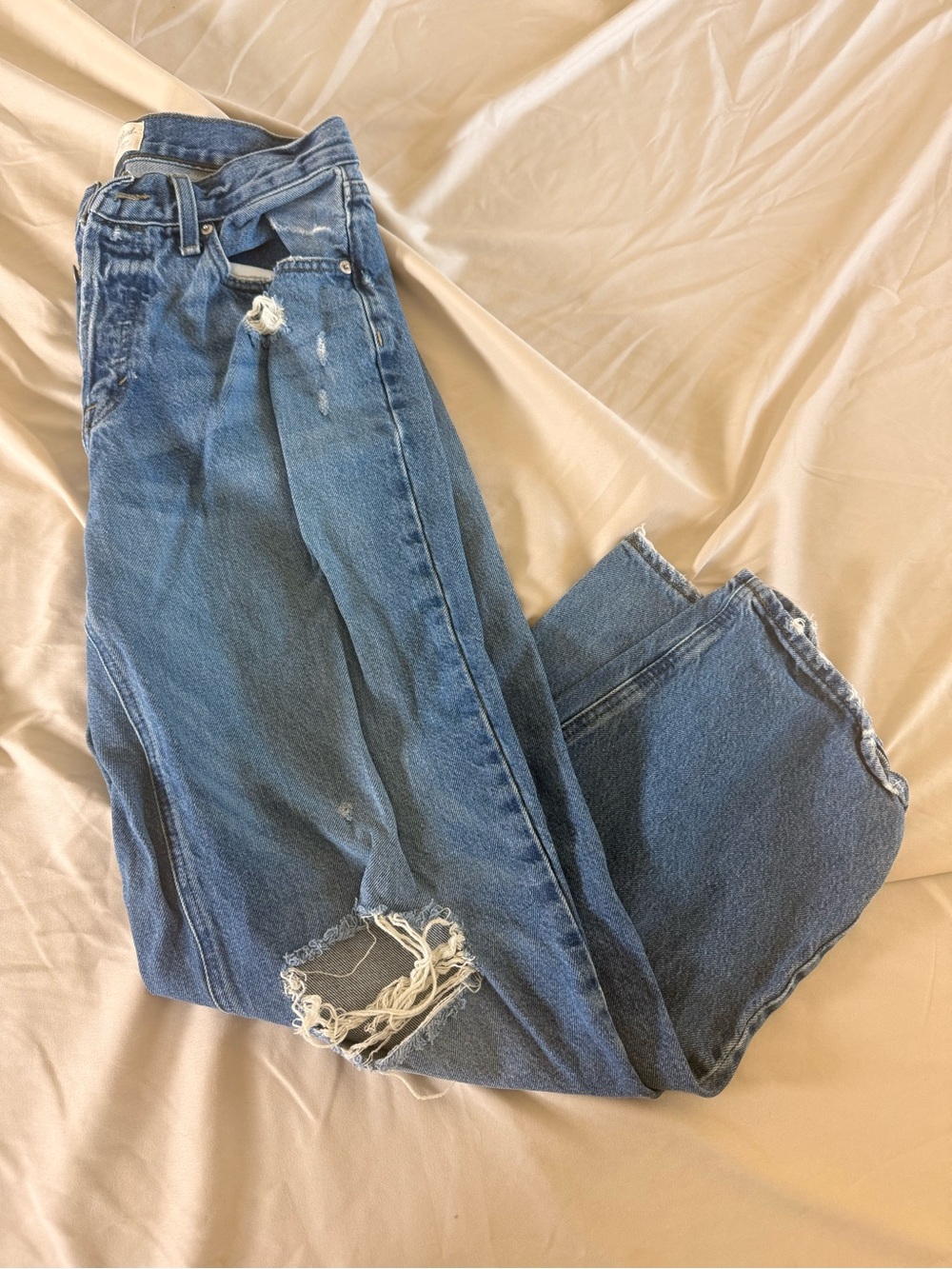 Universal Thread Women’s Mid rise 90s baggy jean